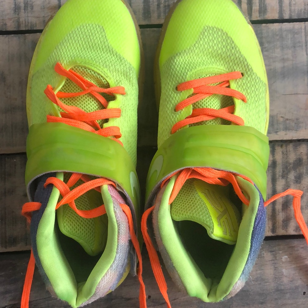 Nike Kyrie Irving Basketball Shoes